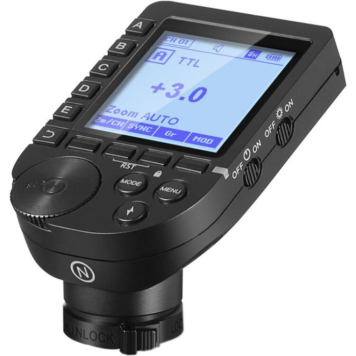 Neewer QPRO-N 2,4G TTL wireless tRigger for Nikon Cameras Neewer QPRO-N 2,4G TTL wireless tRigger for Nikon Cameras