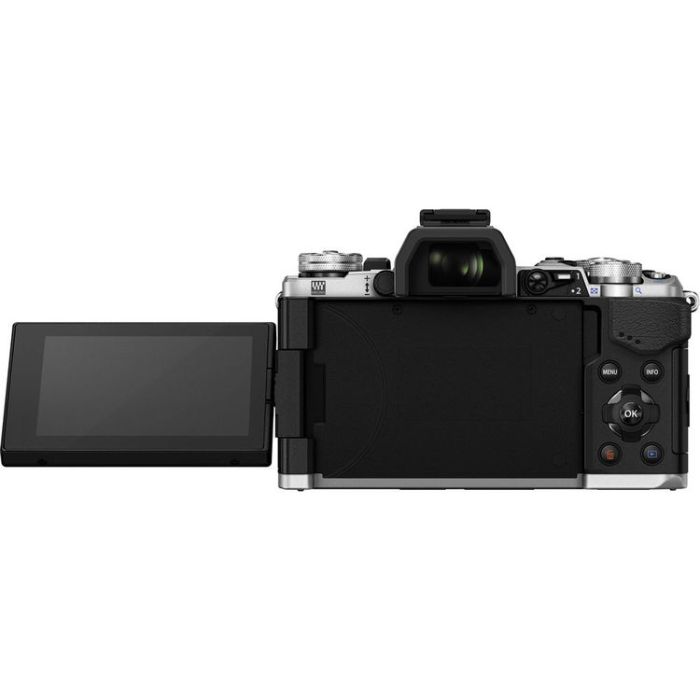 Olympus OM-D E-M5 Mark II Silver + 12-50mm Black