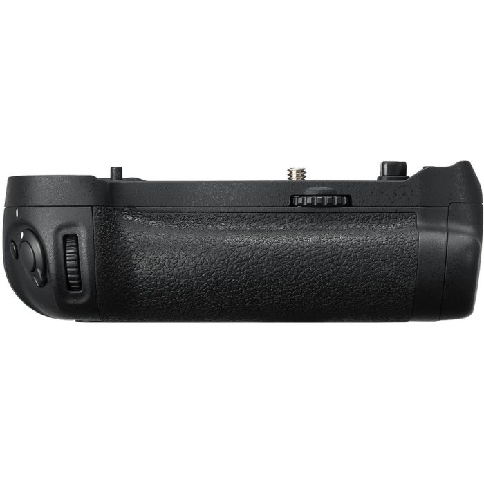 Nikon MB-D18