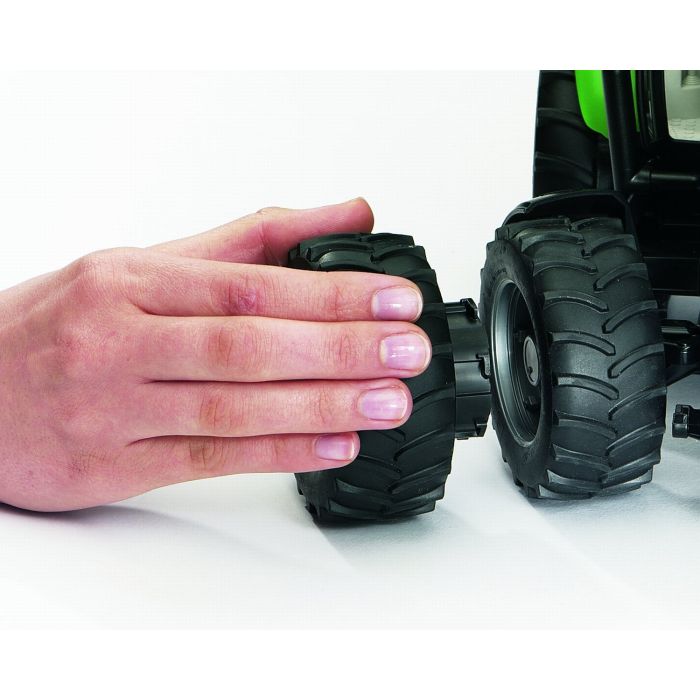 Bruder Twin Tyres with Red Rims (02322)