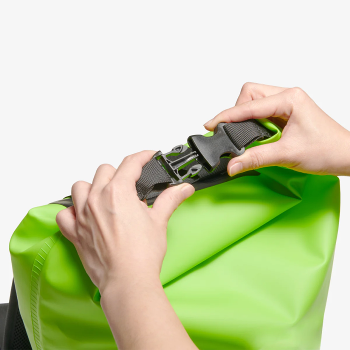 Spigen Aqua Shield WaterProof Bag A631 (30L), cactus green (AMP07230) Spigen Aqua Shield WaterProof Bag A631 (30L), cactus green (AMP07230)