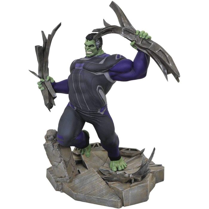 Marvel Gallery: Avengers Endgame Tracksuit Hulk statue 24cm