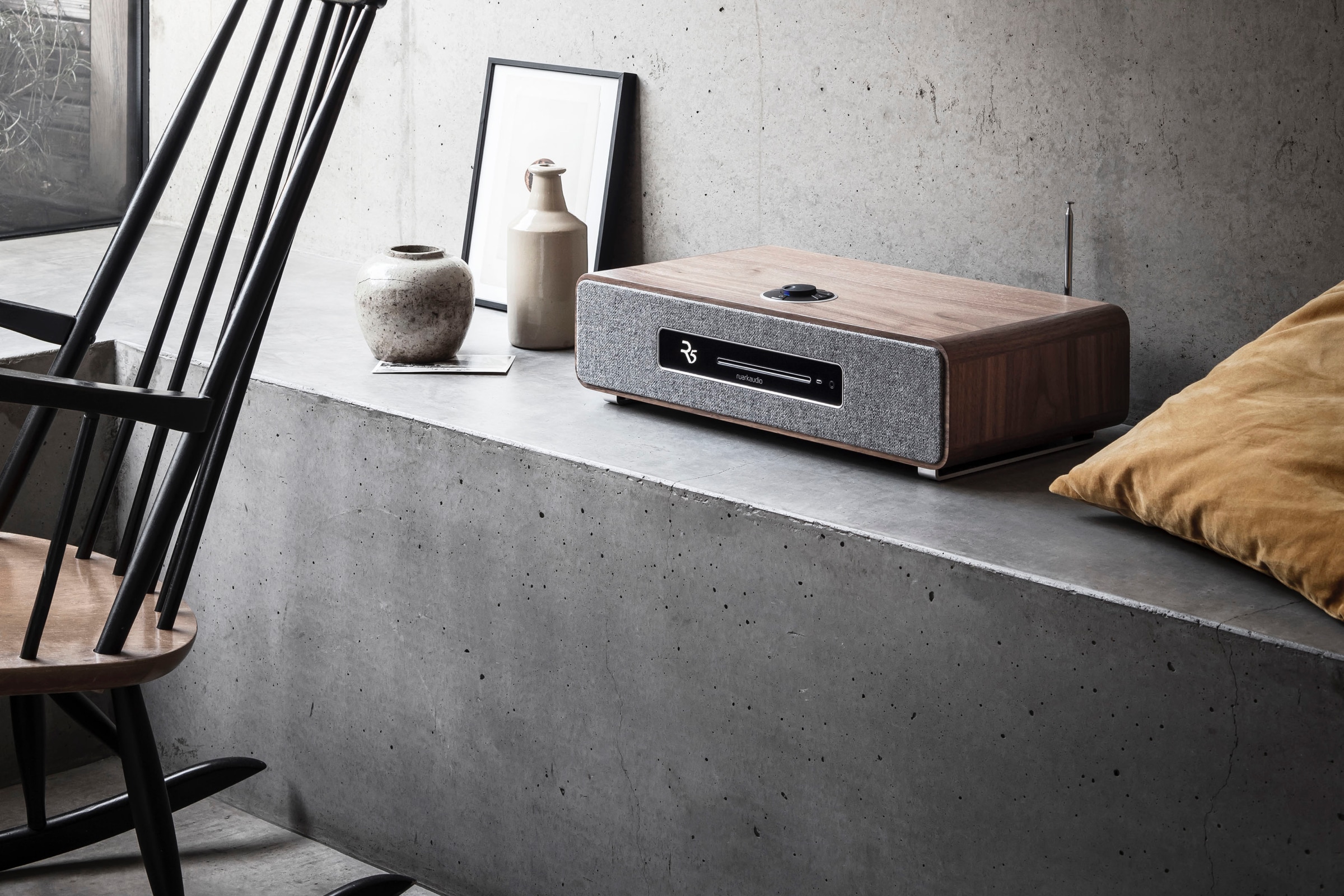 R audio. Ruark Audio r5 Rich Walnut. Ruark r5 Walnut. Ruark Audio r5 Soft Grey. Аудиосистема Ruark Audio r5.